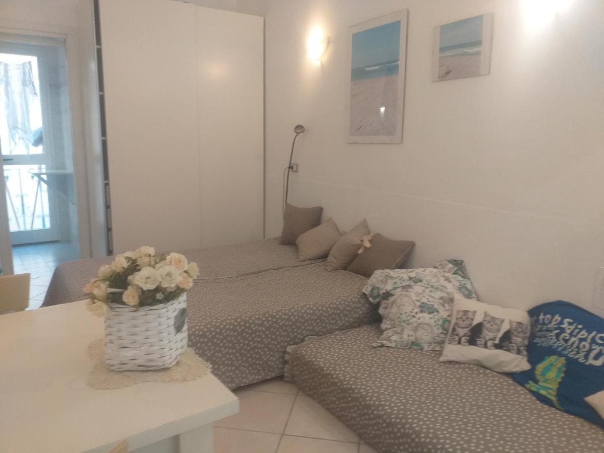 Sea Side Studio Виареджо Екстериор снимка